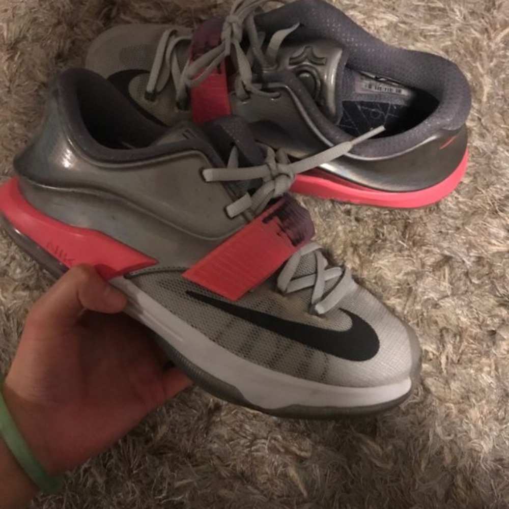 Nike shoe size 6y